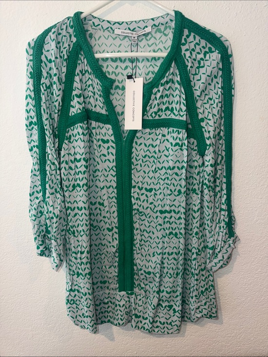 Collective Concepts Tops - Collective concepts blouse